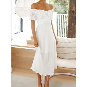 ‼️NWT‼️ size 8 boutique white dress
